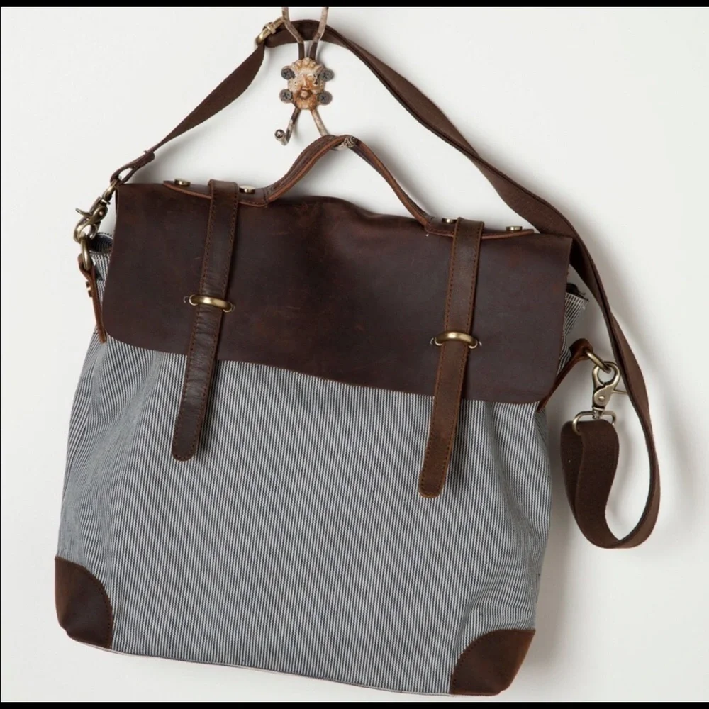 Jesslyn Blake bag striped white navy/ black